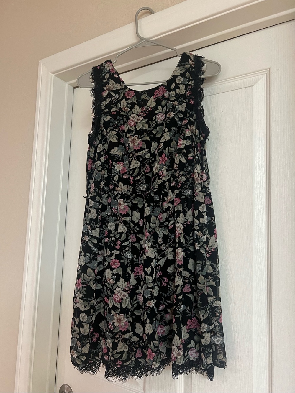 Forever 21 Short Black Floral Dress